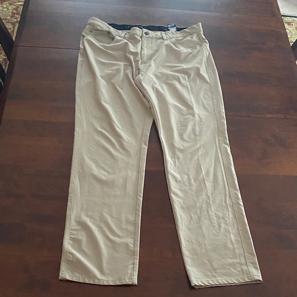 Greg Norman micro luxe 5-pocket stretch Men's Tan/Khaki Golf Pants - Picture 4 of 9
